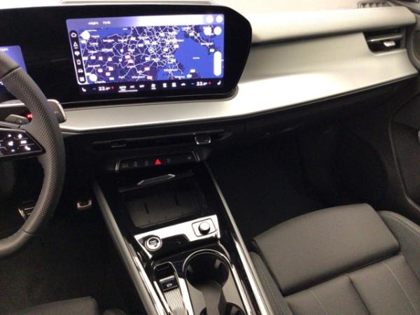 Audi Q3 SUV TFSI S tronic KLIMA LED NAVI ALU