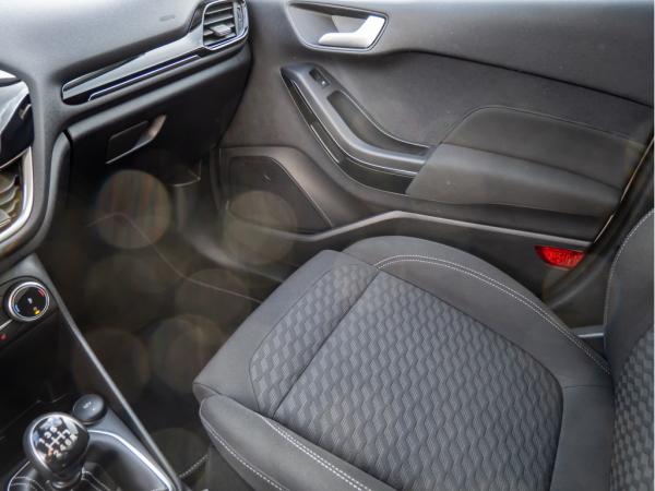 Ford Fiesta 8 fach Bereift, Sitz u. Lenkradheizung, Einparkhilfe