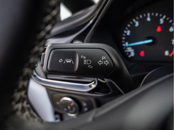 Ford Fiesta 8 fach Bereift, Sitz u. Lenkradheizung, Einparkhilfe