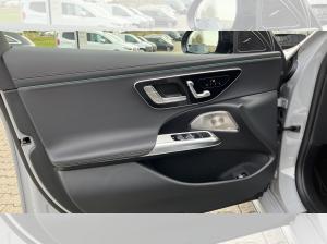 Mercedes-Benz E 300 de 4M T AMG+Night+Luft+20"+Softcl+SuperScr