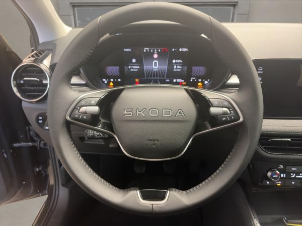 Skoda Fabia 1.0 TSI Tour SOFORT VERFÜGBAR! ACC Kamera DynLicht LED LM