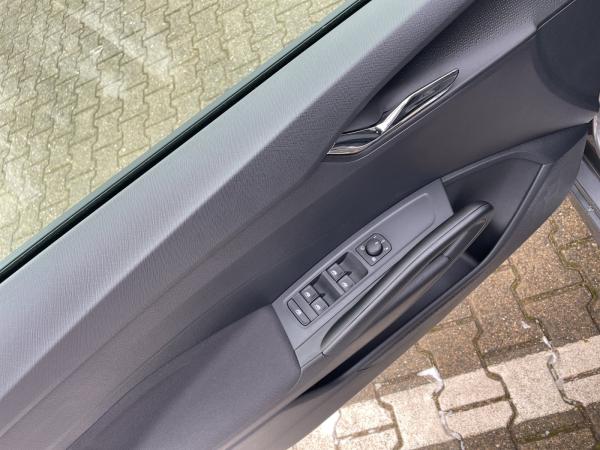 Skoda Fabia 1.0 TSI Tour SOFORT VERFÜGBAR! ACC Kamera DynLicht LED