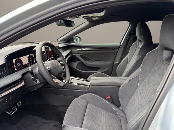 Skoda Superb Combi 2.0 TDI Sportline SOFORT VERFÜGBAR! DCC ACC AHK AUT