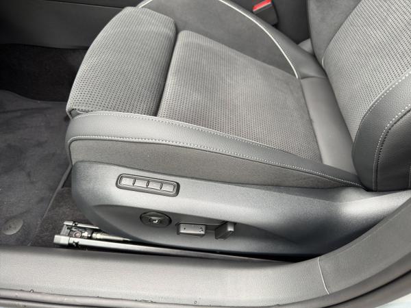 Skoda Superb Combi 2.0 TDI Sportline SOFORT VERFÜGBAR! DCC ACC AHK AUT