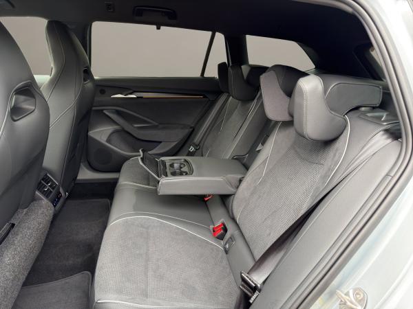 Skoda Superb Combi 2.0 TDI Sportline SOFORT VERFÜGBAR! DCC ACC AHK AUT