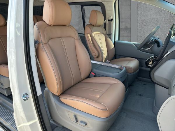 Hyundai STARIA HEV 7-Sitzer 1.6 T-GDI Signature + Panoramadach >Sofort verfügbar<