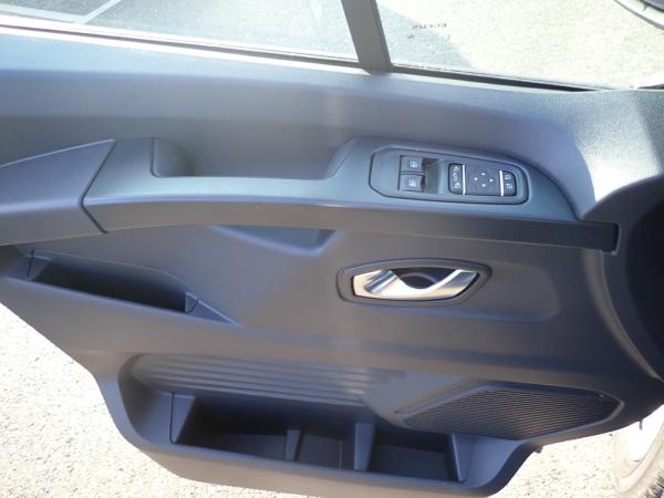 Renault Trafic Pkw Evolution Blue dCi 150 Automatik MY25