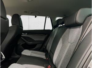 Skoda Octavia Combi Selection 2.0 TDI NAVI AHK HUD LED 360° JAHRESWAGEN