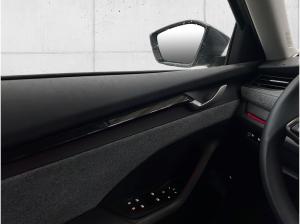 Skoda Octavia Combi Selection 2.0 TDI NAVI AHK HUD LED 360° JAHRESWAGEN