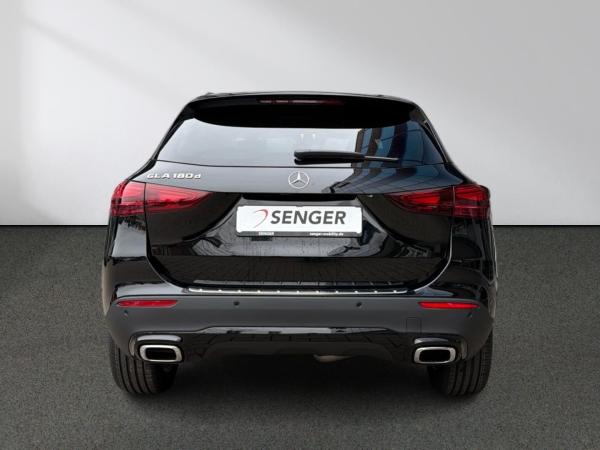Mercedes-Benz GLA 180 d Progressive Distronic Panorama 360°-K.