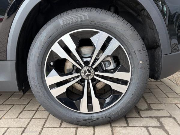 Mercedes-Benz GLA 180 d Progressive Distronic Panorama 360°-K.