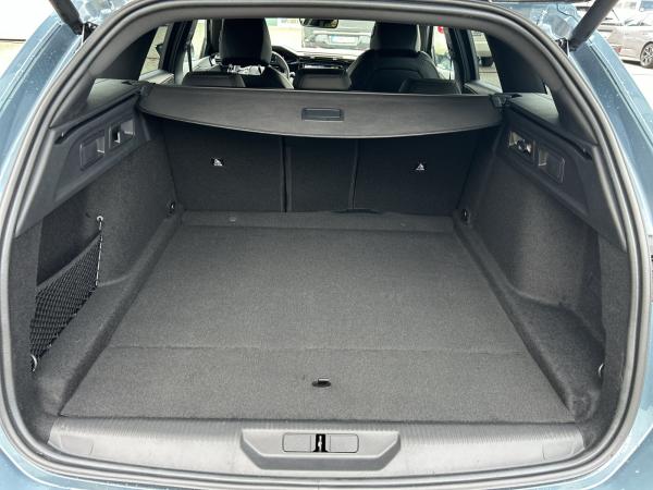 Peugeot 308 SW GT Hybrid 145e-DSC6 I SCHIEBEDACH + 360° Kamera+ elektr. Heckklappe