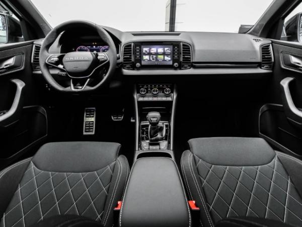 Skoda Karoq Sportline 1.5 TSI DSG AHK Navi Pano Kamera