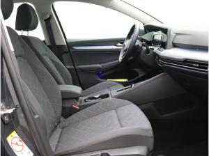 Volkswagen Golf Life 2.0 TDI DSG / LED, ACC, Navi, PDC, SHT