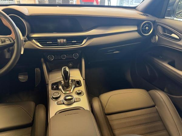 Alfa Romeo Stelvio 2.0 Turbo 16V Q4 AT INTENSA Abholung Mannheim