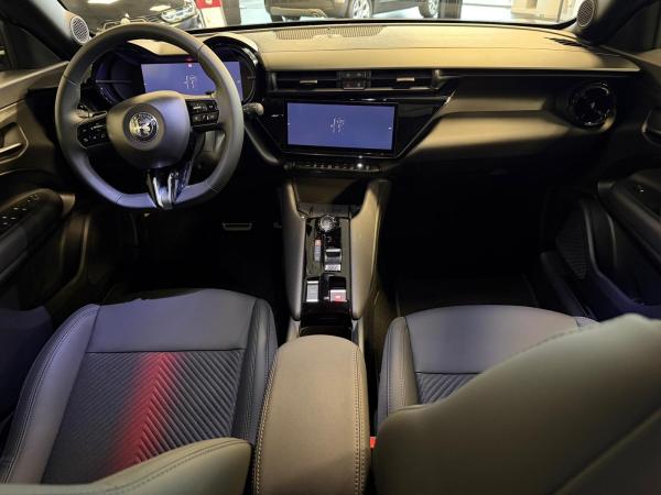 Alfa Romeo Junior Speciale 1.2 VGT 48V-Hybrid DCT in 6 Varianten  Verfügbar Abholung Mannheim