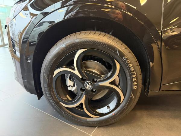 Alfa Romeo Junior Intensa 1.2 VGT 48V-Hybrid DCT Abholung Mannheim