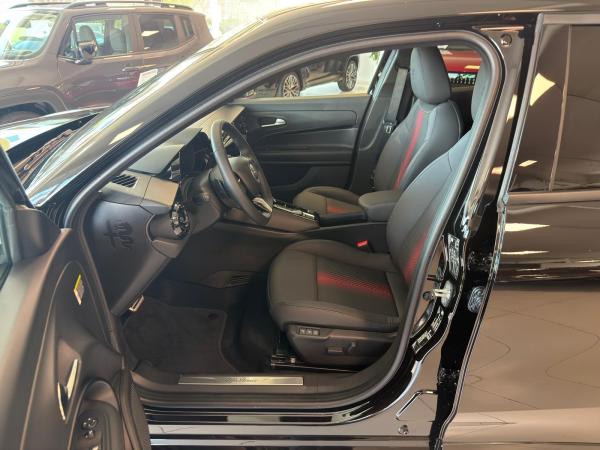 Alfa Romeo Junior 1.2 VGT 48V-Hybrid DCT Q4 Abholung Mannheim