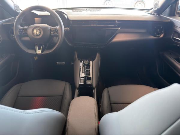 Alfa Romeo Junior 1.2 VGT 48V-Hybrid DCT Q4 Abholung Mannheim