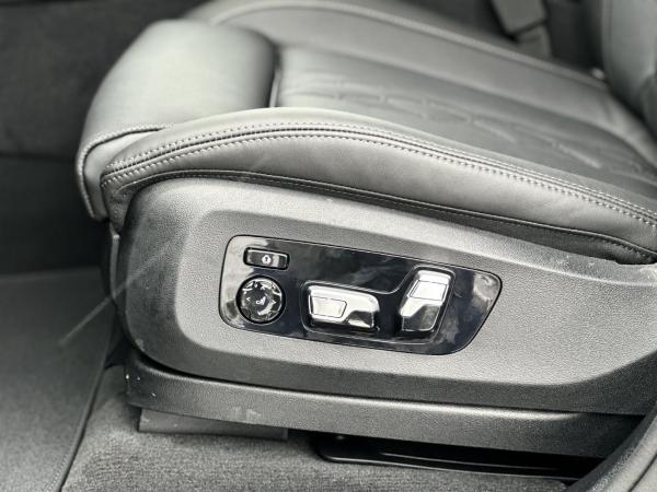 BMW X7 xDrive40d M Sport Pro B&W Surround AHK RFK
