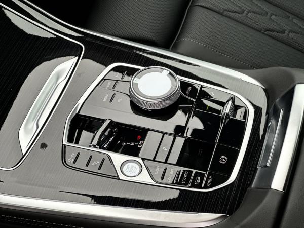 BMW X7 xDrive40d M Sport Pro B&W Surround AHK RFK