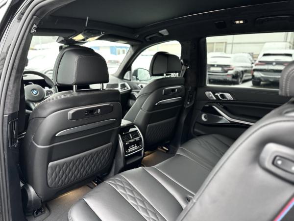 BMW X7 xDrive40d M Sport Pro B&W Surround AHK RFK