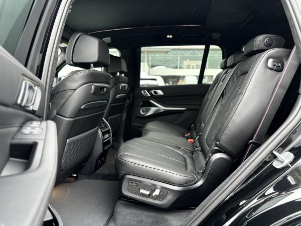 BMW X7 xDrive40d M Sport Pro B&W Surround AHK RFK