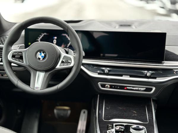 BMW X7 xDrive40d M Sport Pro B&W Surround AHK RFK