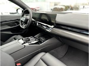 BMW 550 e xDrive Limousine M Sport Pro Head-Up DAB