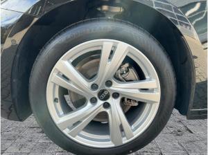Audi A5 Avant 40 TFSI S-TR NAVI+RFK+ACC+SHZ+17"LM+VC Audi A5 Avant 40 TFSI S-TR NAVI+RFK+ACC+SHZ+17"LM+VC