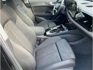 Audi A5 Avant 40 TFSI S-TR NAVI+RFK+ACC+SHZ+17"LM+VC Audi A5 Avant 40 TFSI S-TR NAVI+RFK+ACC+SHZ+17"LM+VC