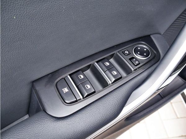Kia Ceed 1.5T GT-Line *Privat* DCT7 Navi Soundsystem LED