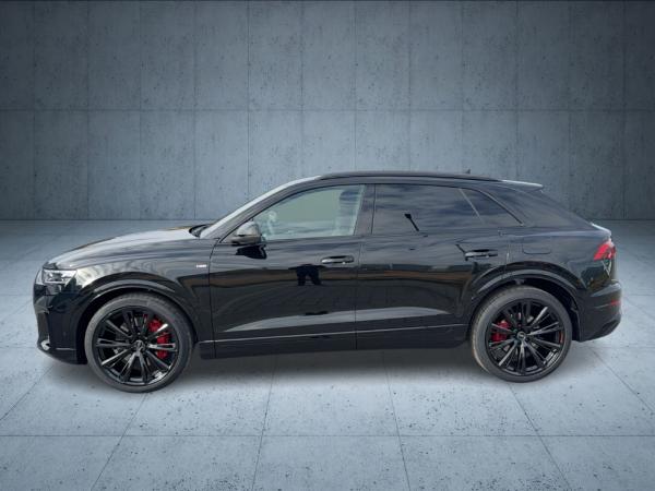 Audi Q8 SUV S line business TFSI e qu. tiptr. PANO 23