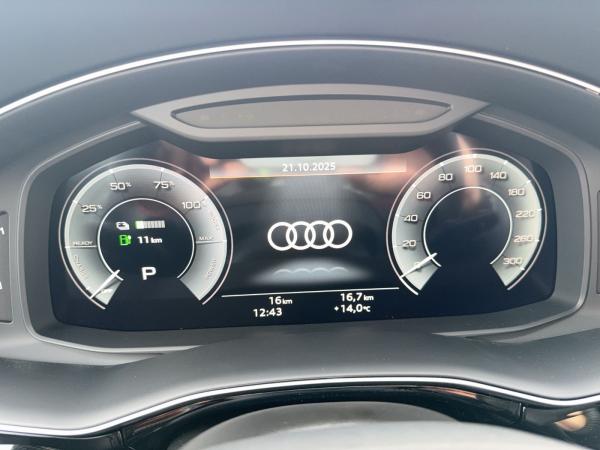Audi Q8 SUV S line business TFSI e qu. tiptr. PANO 23