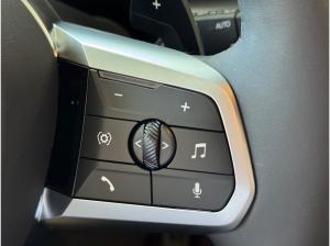 BMW X1 sDrive20d M-Sportpaket AHK/HUD/Massage/ACC/Qi