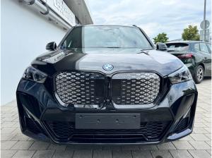 BMW iX1 eDrive20 M-Sportpaket-Pro 19-Zoll/HK/AHK/HUD