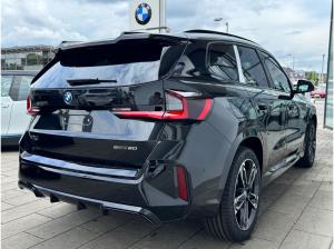 BMW iX1 eDrive20 M-Sportpaket-Pro 19-Zoll/HK/AHK/HUD