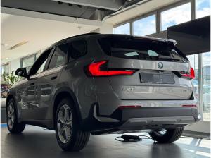BMW iX1 xDrive30 AHK/18-Zoll-LM/AdaptLED/RFK/KomfZug.