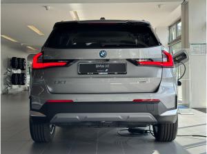BMW iX1 xDrive30 AHK/18-Zoll-LM/AdaptLED/RFK/KomfZug.