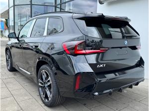 BMW iX1 eDrive20 M-Sportpaket-Pro 19-Zoll/HK/AHK/HUD