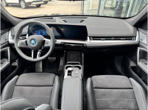 BMW iX1 eDrive20 M-Sportpaket-Pro 19-Zoll/HK/AHK/HUD