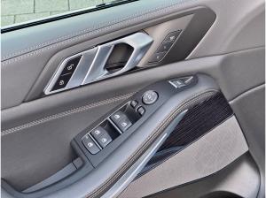 BMW X5 xDrive30d M-Sportpaket AHK/Int-AL/22-Zoll/GSD