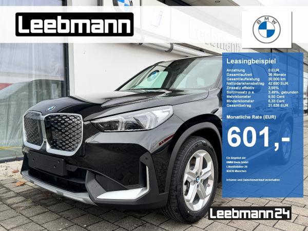 BMW iX1 xDrive30 18-Zoll/AHK/SportSitz/LKH/AdaptLED