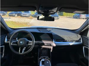 BMW iX1 xDrive30 M-Sportpaket AdaptLED/KomfZug/RFK