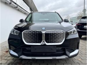 BMW iX1 xDrive30 18-Zoll/AHK/SportSitz/LKH/AdaptLED
