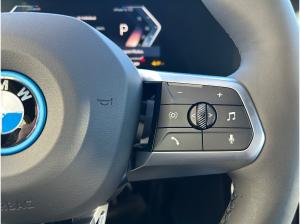 BMW iX1 xDrive30 M-Sportpaket AdaptLED/KomfZug/RFK