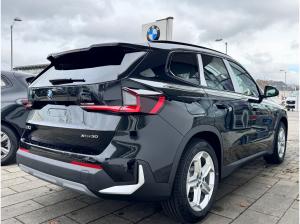 BMW iX1 xDrive30 18-Zoll/AHK/SportSitz/LKH/AdaptLED