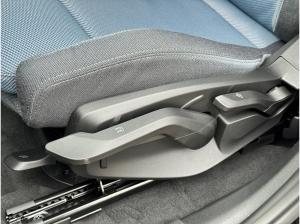 BMW iX1 xDrive30 18-Zoll/AHK/SportSitz/LKH/AdaptLED