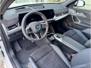 BMW iX2 eDrive20 M-Sportpaket-Pro 19-Zoll/HK/AHK/HUD