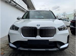 BMW iX1 xDrive30 18-Zoll/AHK/LKH/DrivingAssistant